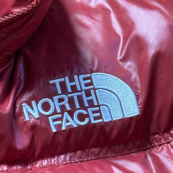 The North Face Women's Burgundy Puffer Cropped Jacket - Picture 5 of 10